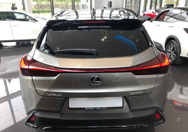 Lexus UX cena 227400 przebieg: 5, rok produkcji 2024 z Golina małe 121